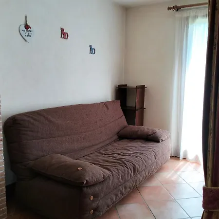 T3 Avec Terrasse Et Jardin Exposes Plein Sud, Parking Prive, A 5 Min Des Commerces - Fr-1-761-7